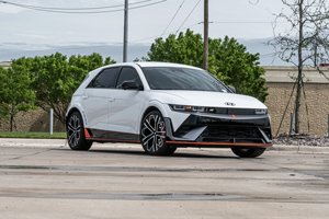 รถยนต์มือสองสภาพดี ปี 2025 ฮุนได ไอโอนิค 5 เอ็น อีเล็กทริก ขับเคลื่อนสี่ล้อ - Product Image 6