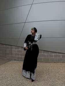 ROBE PAKISTANI PATHANI FAIT À LA MAIN en COULEUR VERTE AVEC LA MEILLEURE QUALITÉ AFGHANI CHARMA en BEAU DESIGN 2025 - Product Image 3