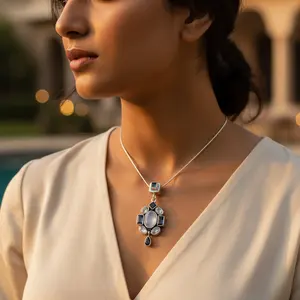 Collier pendentif en zircon et diamant plaqué rhodium pour femmes - Tendance et idée cadeau - Product Image 3