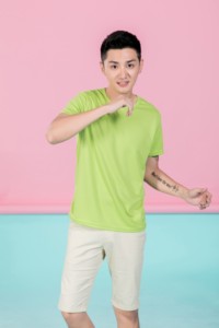 เสื้อยืดกีฬาคอกลมแขนสั้นใส่ได้ทั้งชายและหญิงแบบแห้งเร็วผ้าโพลีเอสเตอร์100% เสื้อยืดดีไซน์โลโก้สำหรับผู้ชาย - Product Image 2