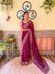 Vente en gros de sari en soie travaillé avec broderie de séquences élégantes avec chemisier pour les occasions de fête et de mariage d'Inde - Product Image 4