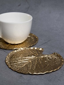 Ensemble de 2 plateaux décoratifs en laiton exclusif, motif nénuphar, plateau de service en métal ton laiton, centre de table décoratif, plateau de présentation artisanal - Product Image 3