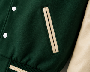 Chaqueta Varsity Verde para Hombre SINEWY SPORTS con Bordado de NY en las Mangas de Cuero, Estilo Preppy, Logotipo Frontal, para Invierno - Product Image 5