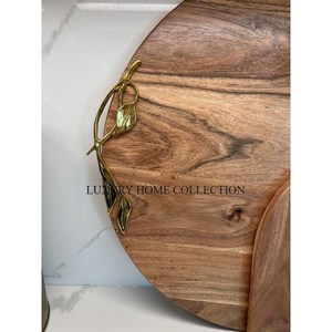 Gran tabla de cortar de madera con amplia superficie ideal para cortar verduras, rebanar frutas y preparar carnes de manera eficiente - Product Image 4