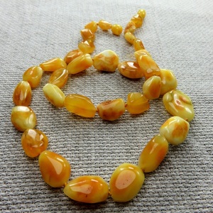 Collier MICCI Fashion en acier inoxydable plaqué or 18 carats, sans ternissement, avec pierre naturelle rouge vintage et résine délicate pour femmes - Product Image 3