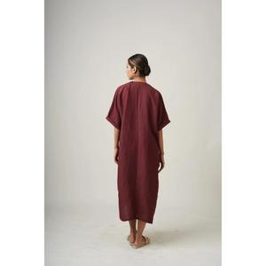 Robe d'été décontractée pour femmes, style kaftan, en tricot marron foncé, longueur au sol, écologique, naturelle, coupe ample, manches courtes - Product Image 4