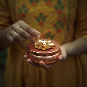 โหลเทียนโลหะทำด้วยมือสีทองทำมือภาชนะขี้ผึ้งถั่วเหลืองพรีเมียมพร้อมฝาชามกลิ่นหอมสำหรับอีสเตอร์สำหรับทำเทียน - Product Image 4