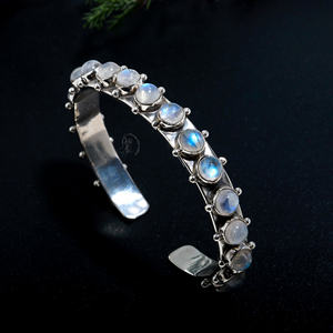 สร้อยข้อมือเงินแท้ 925 ประดับมูนสโตนสีรุ้ง สไตล์โบฮีเมียน สำหรับทุกเพศ ทำด้วยมือ หินธรรมชาติทรงคาโบชอง ของขวัญสุดอินเทรนด์สำหรับงานปาร์ตี้ - Product Image 2