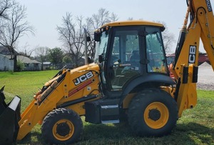 Chargeuse-pelleteuse compacte multifonctionnelle d'occasion JCB4CX JCB3CX Machines de chantier d'occasion - Product Image 3