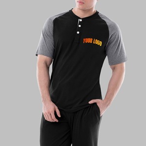 เสื้อยืดผู้ชายทรงหลวมมีกระดุม3เม็ดสีทรงโอเวอร์ไซส์ทำจากผ้าฝ้าย100% - Product Image 1
