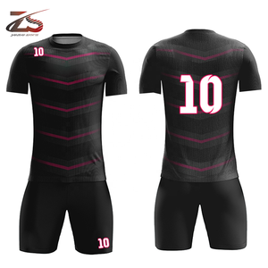 Conjunto de uniforme de fútbol 2025, Conjunto de camiseta de fútbol barato personalizado, transpirable, hecho en Pakistán - Product Image 6