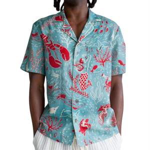 La camisa azul francesa de Mar di Gras presenta juerguistas semidesnudos con tuberías de tiza de criaturas marinas y diseño de tapiz sueco - Product Image 4