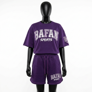 Ensemble haut et short en coton éponge premium 240 GSM, violet, avec logo en strass thermocollé - Product Image 4