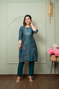 Ensemble Kurti indien décontracté en trois pièces, style A, design imprimé élégant, ensemble Kurti ethnique en trois pièces pour femmes pour un usage quotidien - Product Image 3