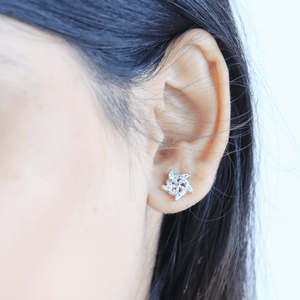 Boucles d'oreilles clous géométriques en perles, argent 925, design classique, pour fiançailles, mariage, fête, cadeau - Product Image 1