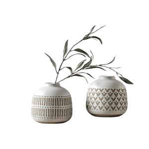 Jarrones de Metal hechos a mano de tamaño pequeño en negro mate Forma personalizada Jarrones de Metal únicos de mesa con estilo a precio asequible - Product Image 6