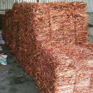 Chatarra de Alambre de Cobre Rojo Brillante 99.9% de Calidad Premium, Venta de Chatarra de Cobre a Precio Económico, Suministro al por Mayor - Product Image 1