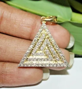 925 Plata 3 Ct corte redondo Moissanite diamante Vintage triángulo colgante para regalo encanto colgantes tipo - Product Image 1