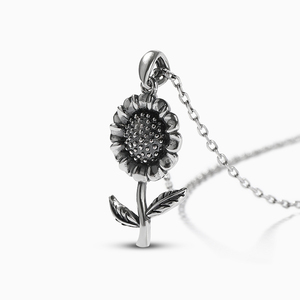 สร้อยคอเงินแท้ลายดอกทานตะวันเจลิยาประดับเพชรซิร์คอนและมุก - Product Image 3