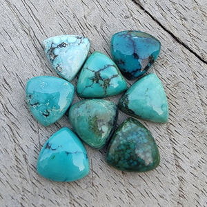 Calidad AAA + turquesa tibetana natural forma de trillón cabujón parte posterior plana calibrado piedras preciosas al por mayor, todos los tamaños disponibles - Product Image 2