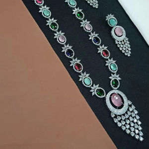 ENSEMBLE DE COLLIER DE MARIÉE EN DIAMANT AMÉRICAIN ET BOUCLES D'OREILLES CLASSIQUES ET DE HAUTE QUALITÉ ENSEMBLE DE BIJOUX DE MARIAGE POUR FEMMES DE STYLE CLASSIQUE - Product Image 1