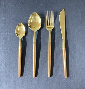 Ensemble de couverts en acier inoxydable écologique avec manche en résine et couverts plaqués or personnalisés pour la décoration de la maison au meilleur prix - Product Image 3