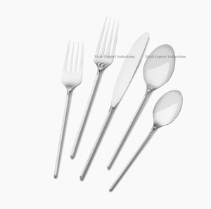 ชุดช้อนส้อมสแตนเลสขัดเงาแบบกระจก พร้อมด้ามจับทรงกลม สำหรับตกแต่งโต๊ะอาหารที่บ้านและงานแต่งงาน - Product Image 4