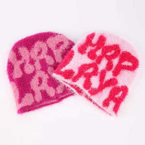 Sombreros de calidad premium con logotipo personalizado, gorros de punto de lujo para mantener el calor, gorros de invierno para mujeres y hombres, OSTROWEARS ENTERPRISES - Product Image 4