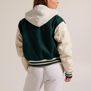 Veste de baseball universitaire pour femmes 100% laine, qualité supérieure, coupe courte, ajustée, broderie de logo personnalisée, vente en gros de vestes universitaires pour femmes - Product Image 3