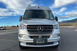 Mercedes-Benz Sprinter 2500 Airstream Interstate 4x4 d'occasion de 2021, environ 4200 miles, conversion complète en camping-car, Turbodiesel V6 4WD - Product Image 3