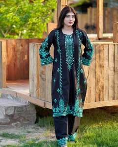 Salwar Kameez traditionnel en soie romaine de créateur, tenue de soirée, taille XL, ensemble haut et bas, dupatta, broderie, travail de miroir, toutes saisons - Product Image 1
