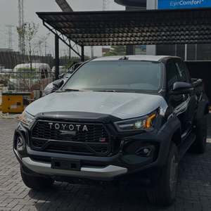 ขายด่วน รถพวงมาลัยซ้าย/ขวา โตโยต้า ไฮลักซ์ 2.8 GD-6 GR-Sport 4x4 - Product Image 6