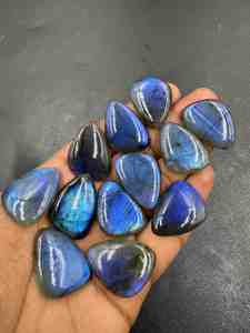 Cabochon de Labradorite Flashy bleu naturel de 25x35mm pierre précieuse en vrac de forme fantaisie lisse de haute qualité pour la fabrication de bijoux en gros - Product Image 3