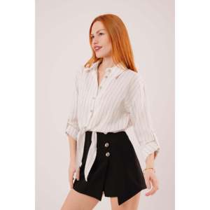 Chemisier à manches longues rayé blanc avec détail de nœud pour femme Lustrin - Chemise décontractée en mélange viscose et lin pour la vente en gros - Product Image 3