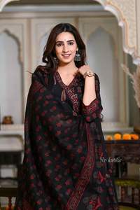 Vêtements de fête de créateur lourd pur coton beau Style Angrakha imprimé Anarkali Kurta à manches longues jumelé avec un pantalon Dupatta - Product Image 3