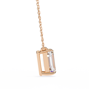Magnifique pendentif de fiançailles pour femme en or 18 carats avec breloques en diamant de laboratoire taille émeraude - Product Image 3