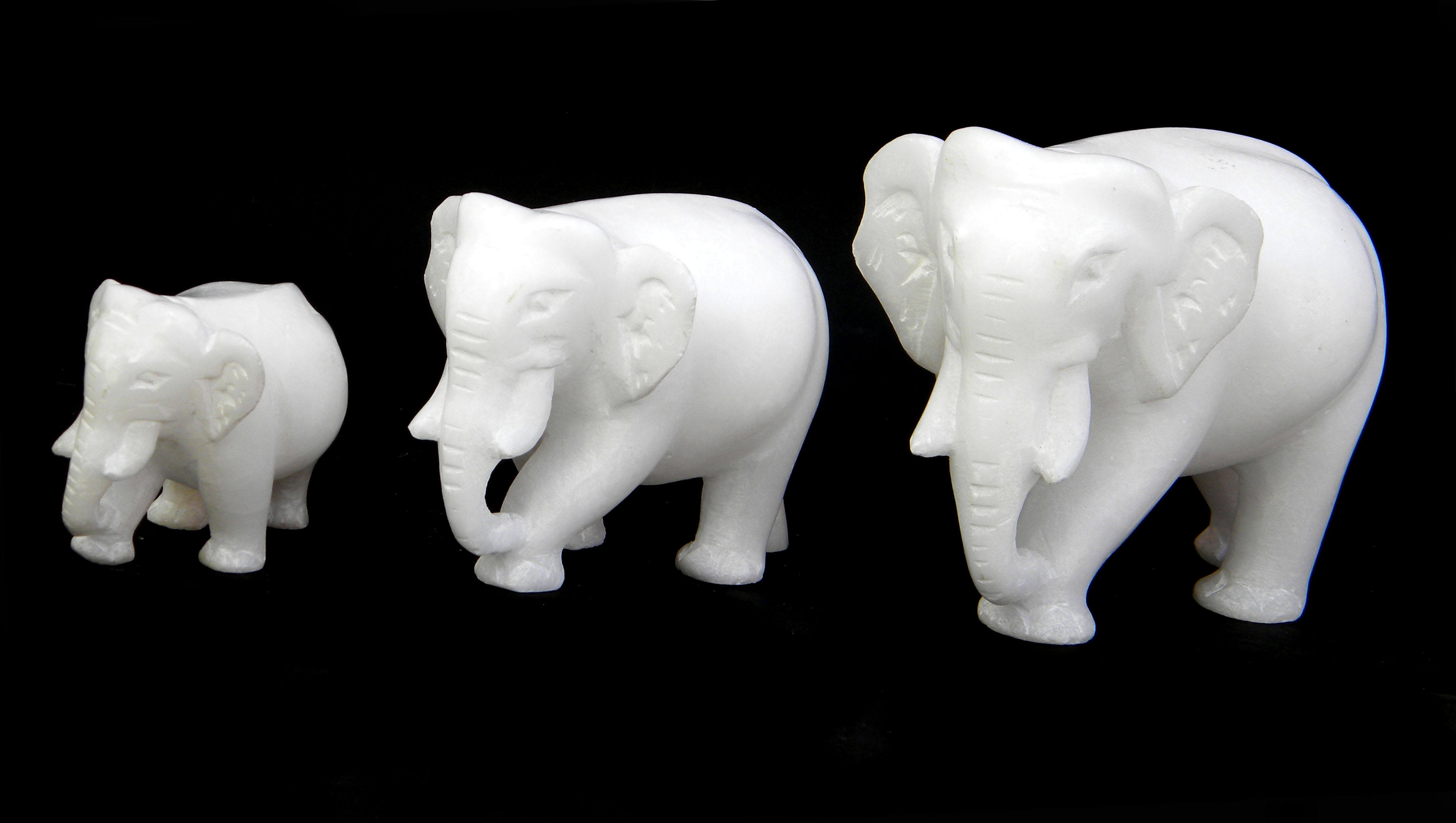 天然石の象の置物、インドの手作りのアラバスター彫刻、アンダーカット