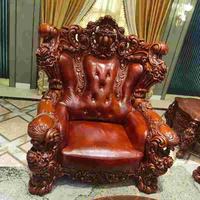 Ensemble de canapés de luxe en bois massif de style Chesterfield, moderne du milieu du siècle, avec détails sculptés à la main en PU, durable et écologique, pour entrée et salon