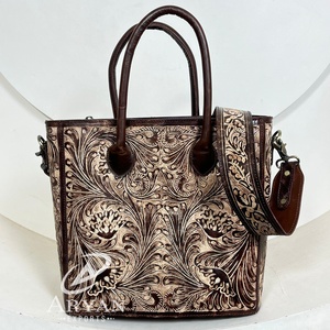 กระเป๋าโท้ทหนังใส่เครื่องมือมือลายดอกไม้เต็มขนาดใหญ่กระเป๋าถือแฟชั่นคุณภาพสูงกระเป๋าสะพายไหล่สำหรับผู้หญิงสุดหรูออกแบบได้ตามต้องการ - Product Image 1