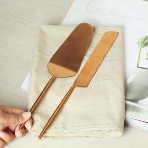 Couteau cuillère fini cuivre en acier inoxydable avec un ensemble de couverts de table d'hôtel en or mat fait à la main fabriqué à partir de l'Inde - Product Image 3