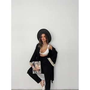 Conjunto de Kimono Negro con Flecos para Mujer, Atuendo Elegante y con Estilo con Detalles de Flecos - Product Image 1