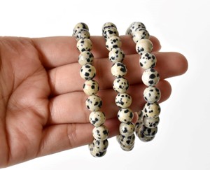ขายส่งกำไลข้อมือคริสตัลดาลเมเชียนแจสเปอร์ขนาด 8 มม. หินธรรมชาติสำหรับการบำบัด การทำสมาธิ และแฟชั่น - Product Image 4
