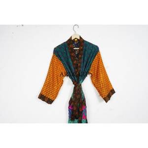 Robe en soie décontractée ethnique vintage pour femme, kimono en patchwork recyclé, sari indien, vêtement de nuit, robe de plage, robe de maison, printemps automne - Product Image 2