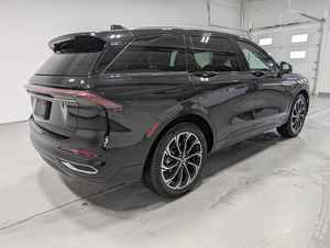 Lincoln Nautilus Reserve AWD 2025, con motor turbo de 2.0L estándar - Product Image 4