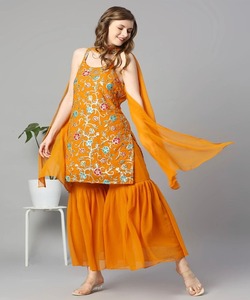 Splendeur vestimentaire: robes turques pour femmes-Embrassez des conceptions complexes et un style culturel conçu pour le confort moderne et - Product Image 6