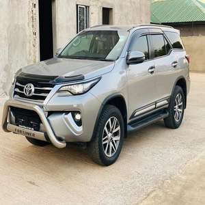 Toyota Fortuner En stock Fresco y limpio Excelente estado Entrega rápida Volante a la derecha Volante a la izquierda Sin historial de accidentes - Product Image 2