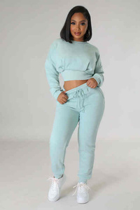 Femmes audacieuses survêtement à capuche pantalons de survêtement deux pièces ensemble élégant de haute qualité sur mesure parfait pour la forme physique et un usage quotidien - Product Image 5