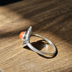 Bague classique en argent oxydé avec forme de losange en cornaline pour les mariages, les anniversaires, les fêtes ou les fiançailles - Product Image 2
