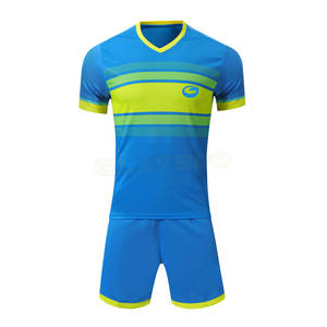Uniforme deportivo de fútbol de secado rápido con logotipo personalizado para niños Juego de chándal de entrenamiento profesional con servicio OEM - Product Image 1