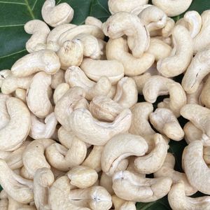 เม็ดมะม่วงหิมพานต์คั่วและบรรจุภัณฑ์แซนติโกเวียดนาม W320คุณภาพดีจากซันติโกเวียดนาม - Product Image 1